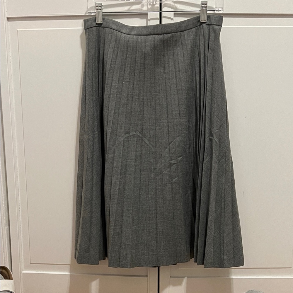 Elegant Wool Gray Pleated Skirt